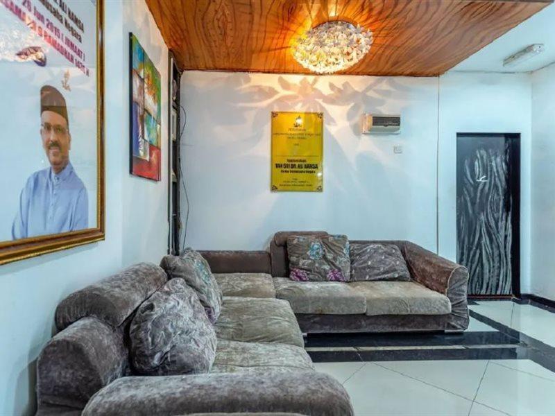 Oyo 43960 Laksamana Executive & Boutique Hotel Tawau Luaran gambar
