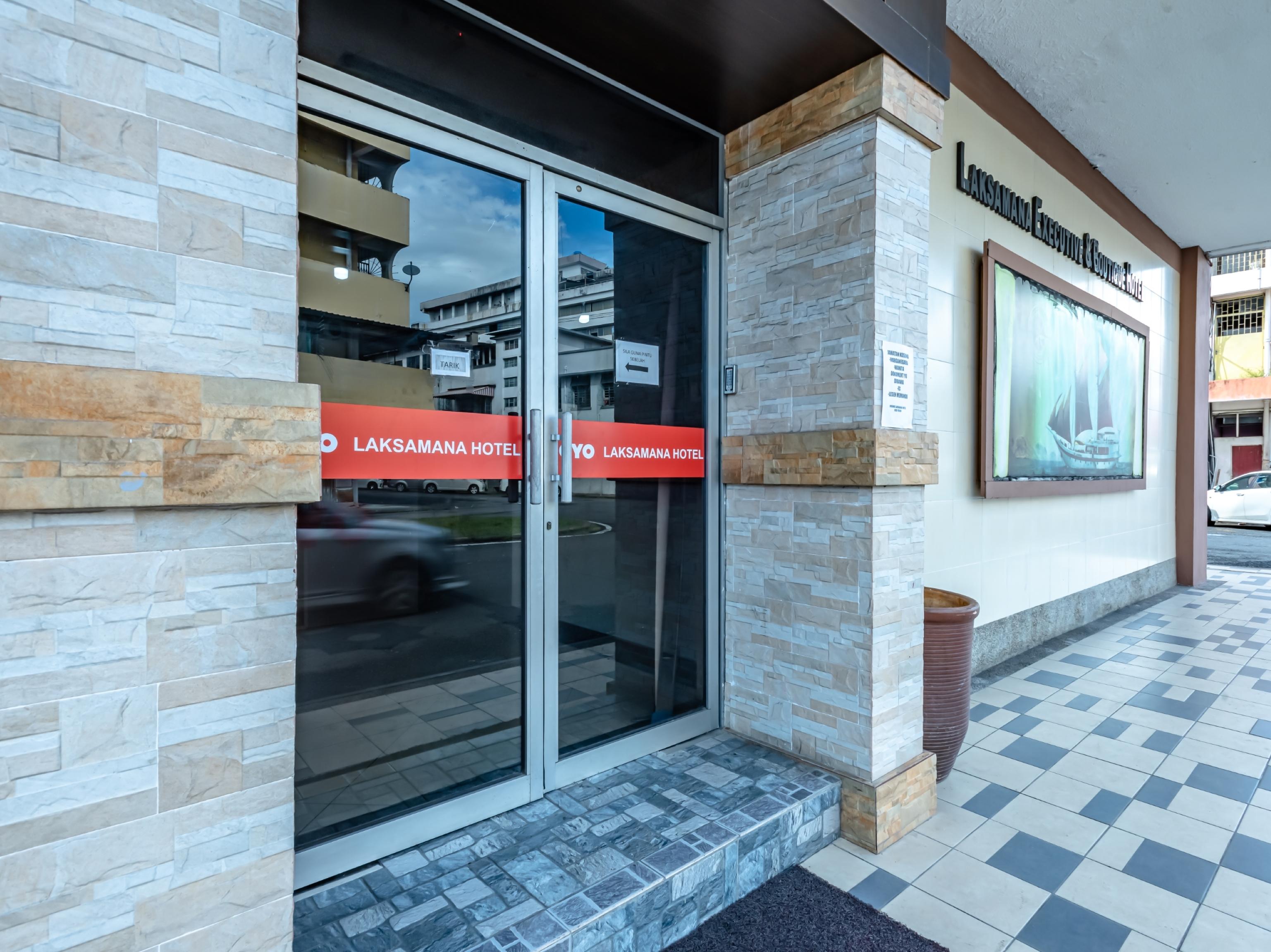 Oyo 43960 Laksamana Executive & Boutique Hotel Tawau Luaran gambar