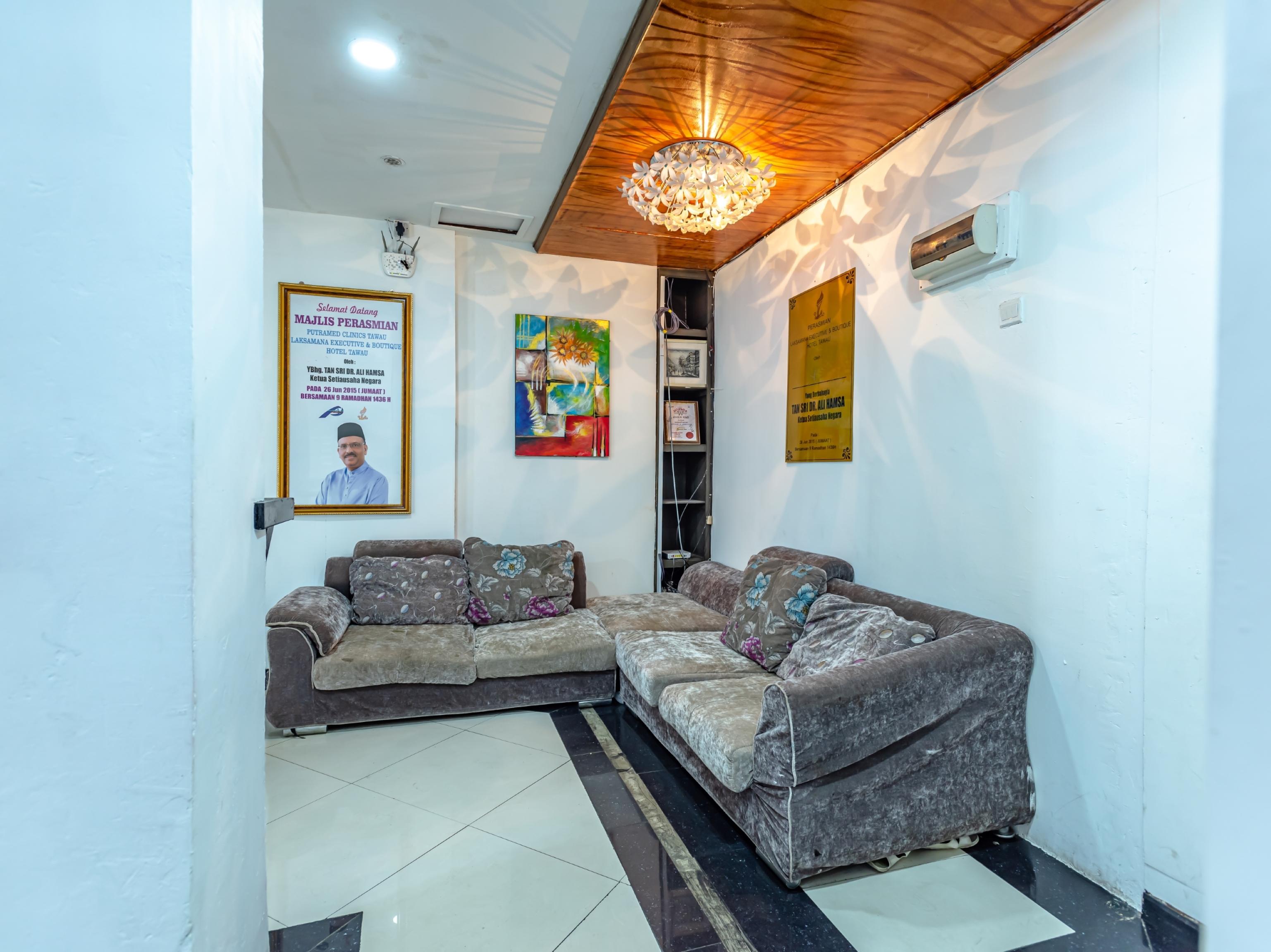 Oyo 43960 Laksamana Executive & Boutique Hotel Tawau Luaran gambar