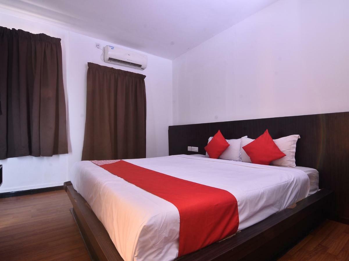 Oyo 43960 Laksamana Executive & Boutique Hotel Tawau Luaran gambar