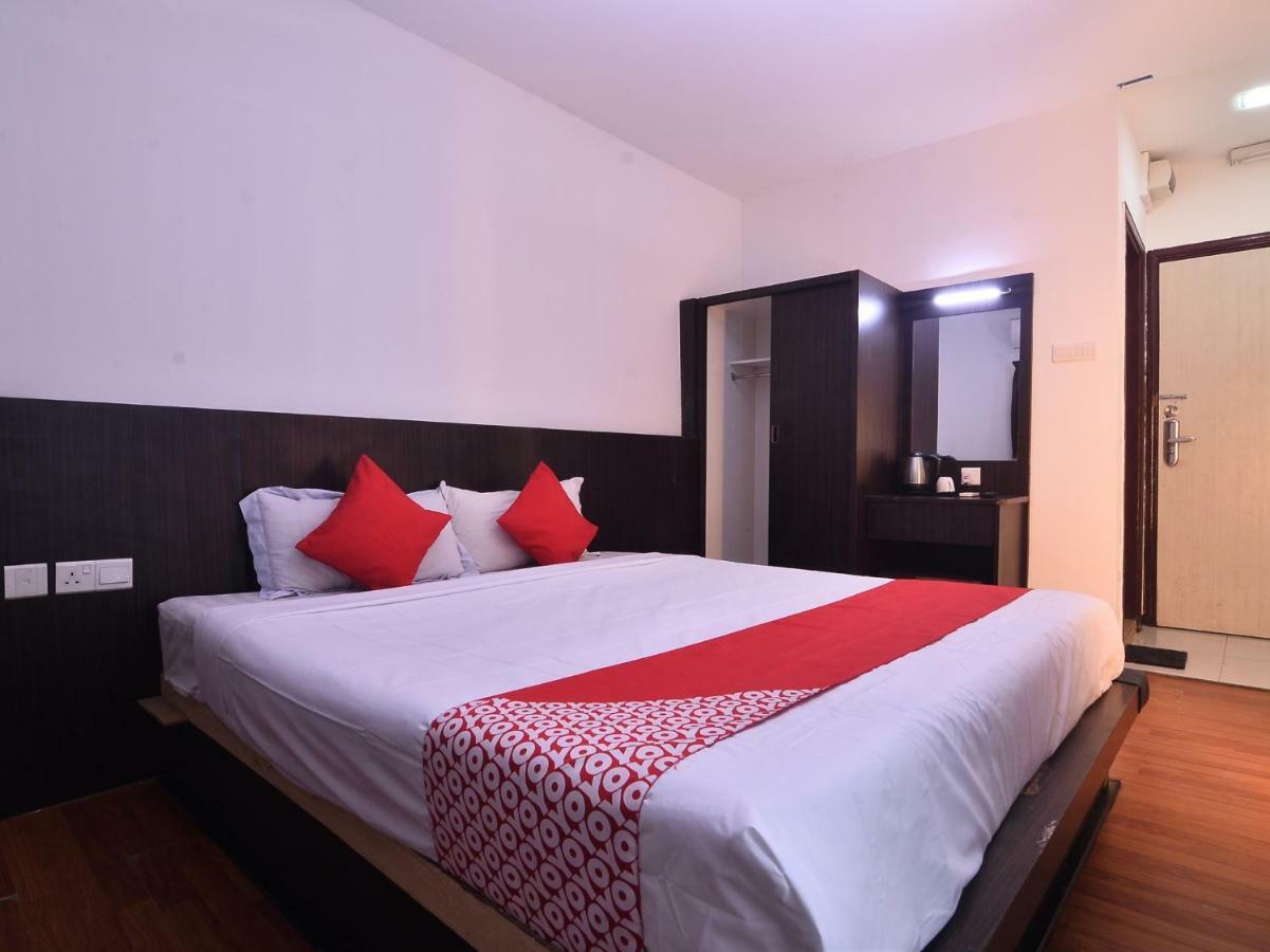 Oyo 43960 Laksamana Executive & Boutique Hotel Tawau Luaran gambar