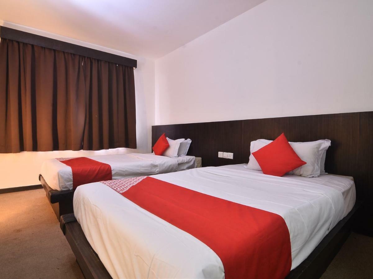 Oyo 43960 Laksamana Executive & Boutique Hotel Tawau Luaran gambar